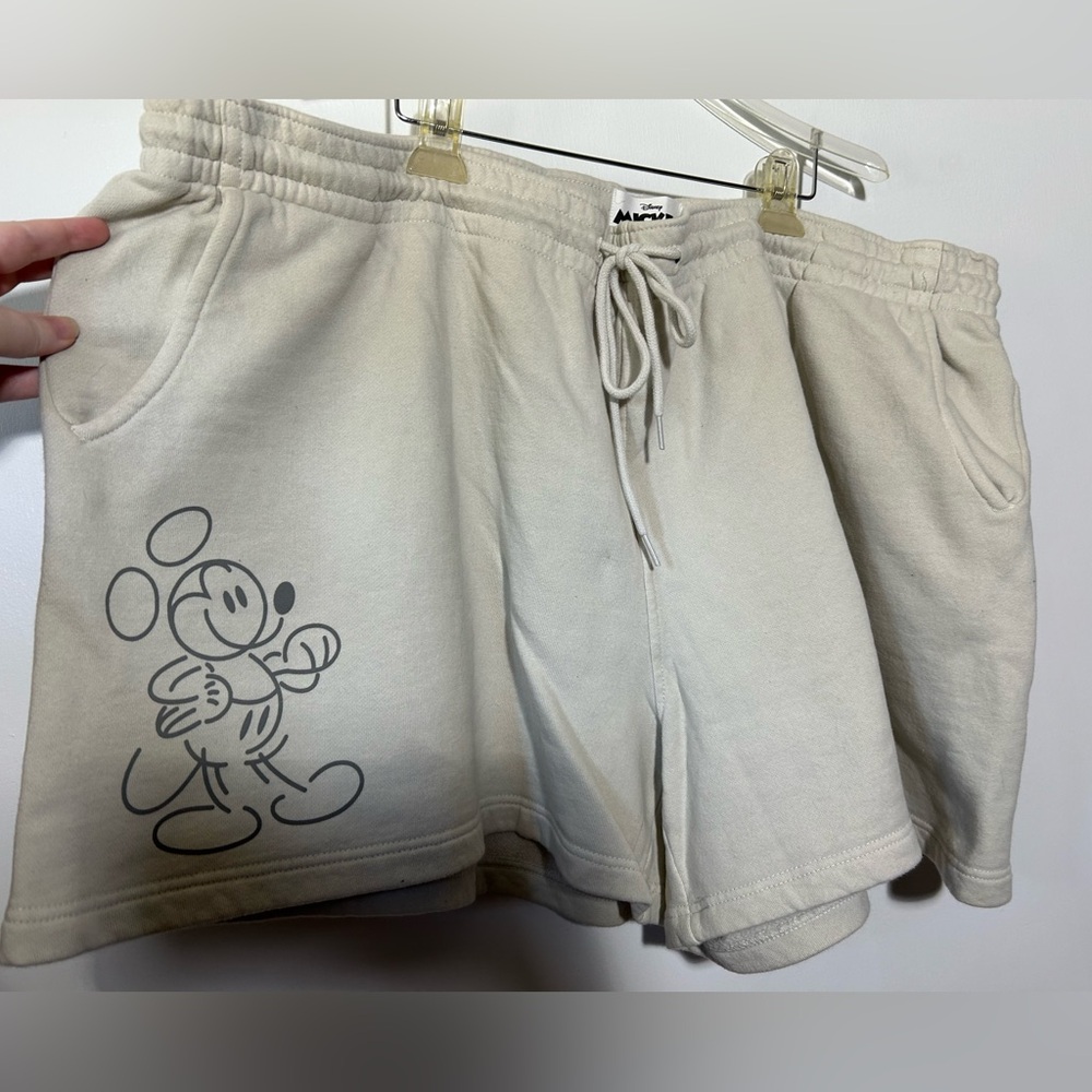 Disney tan shorts Mickey 2XL shorts